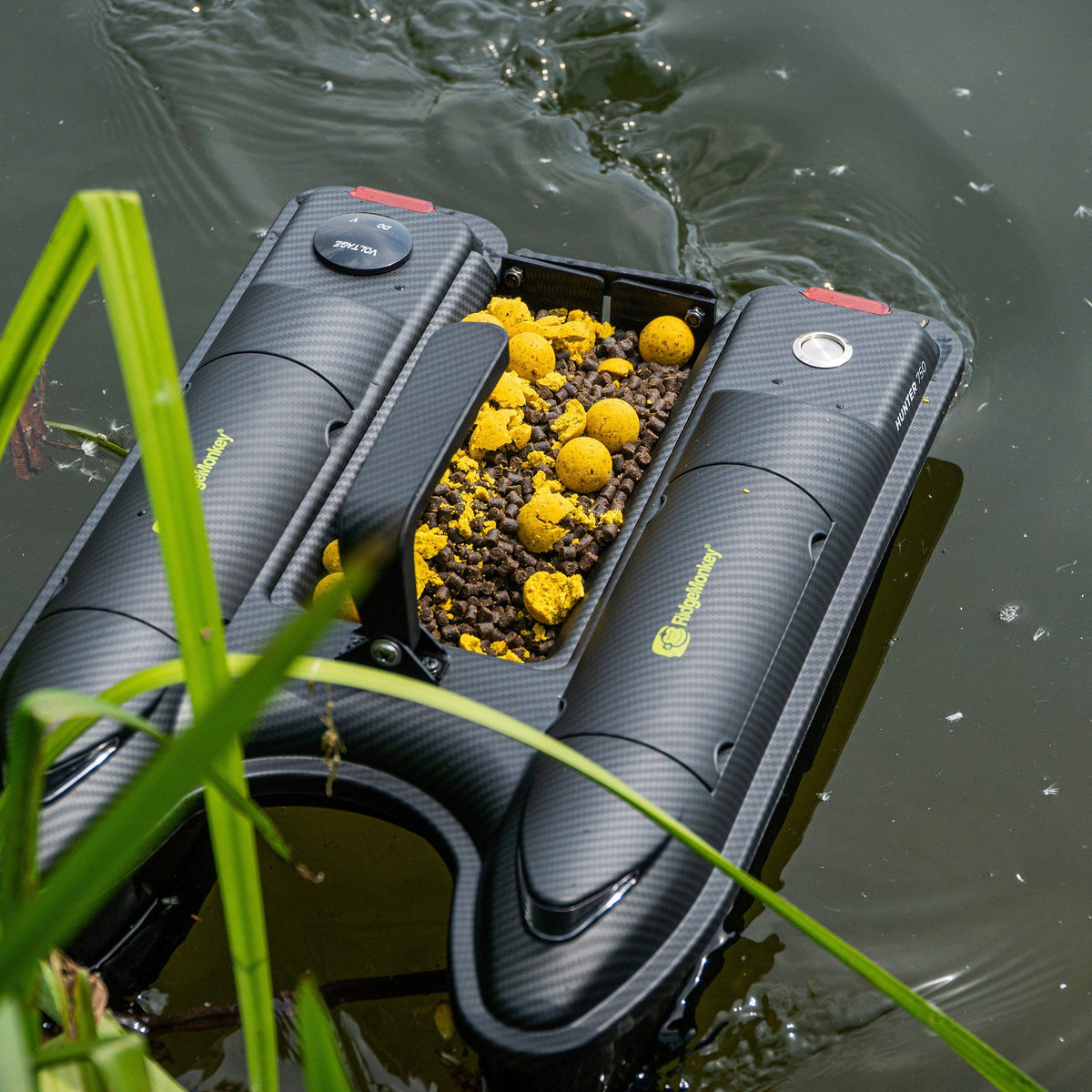 Hunter 750 Bait Boat Echo Edition