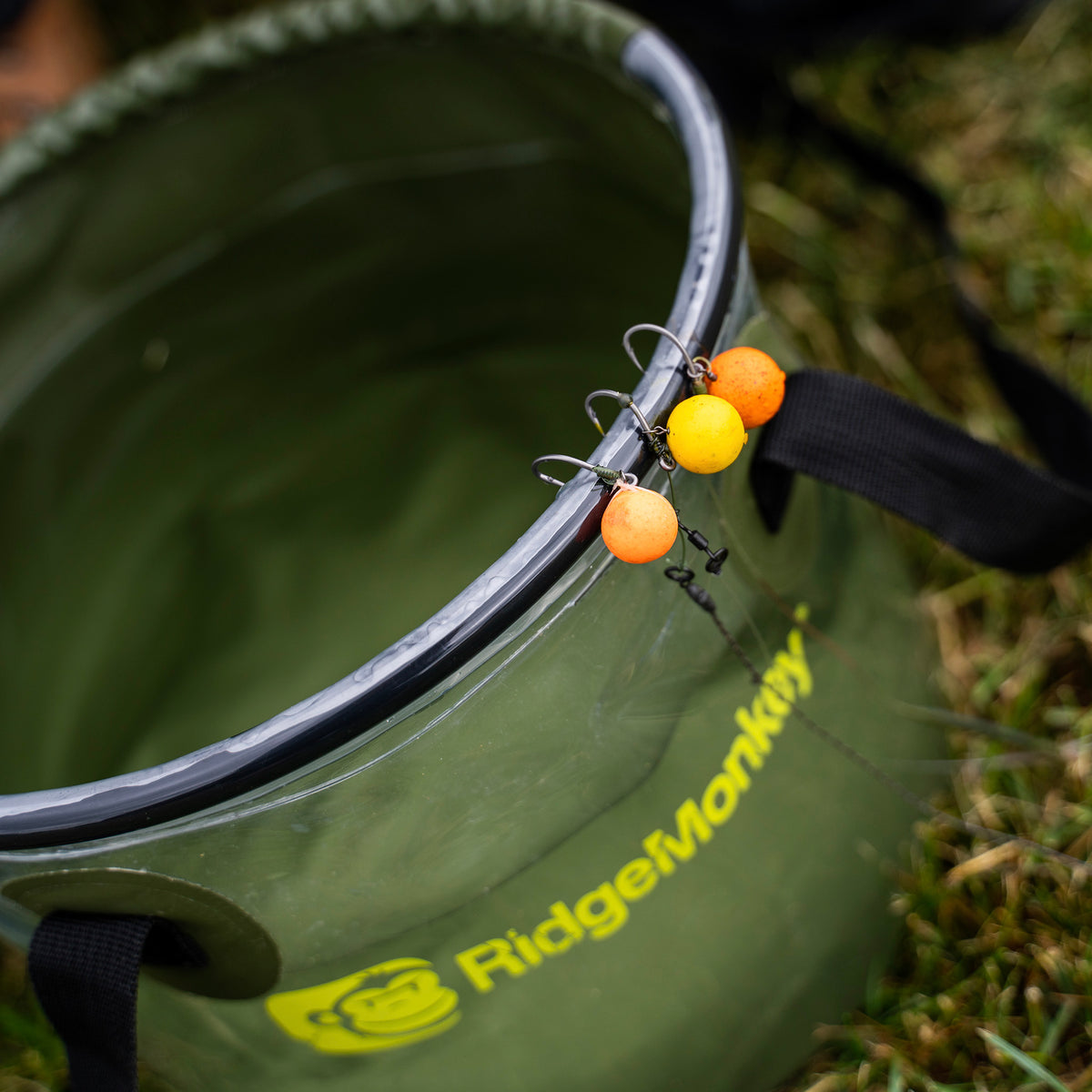 Perspective Collapsible Bucket 10 Litre
