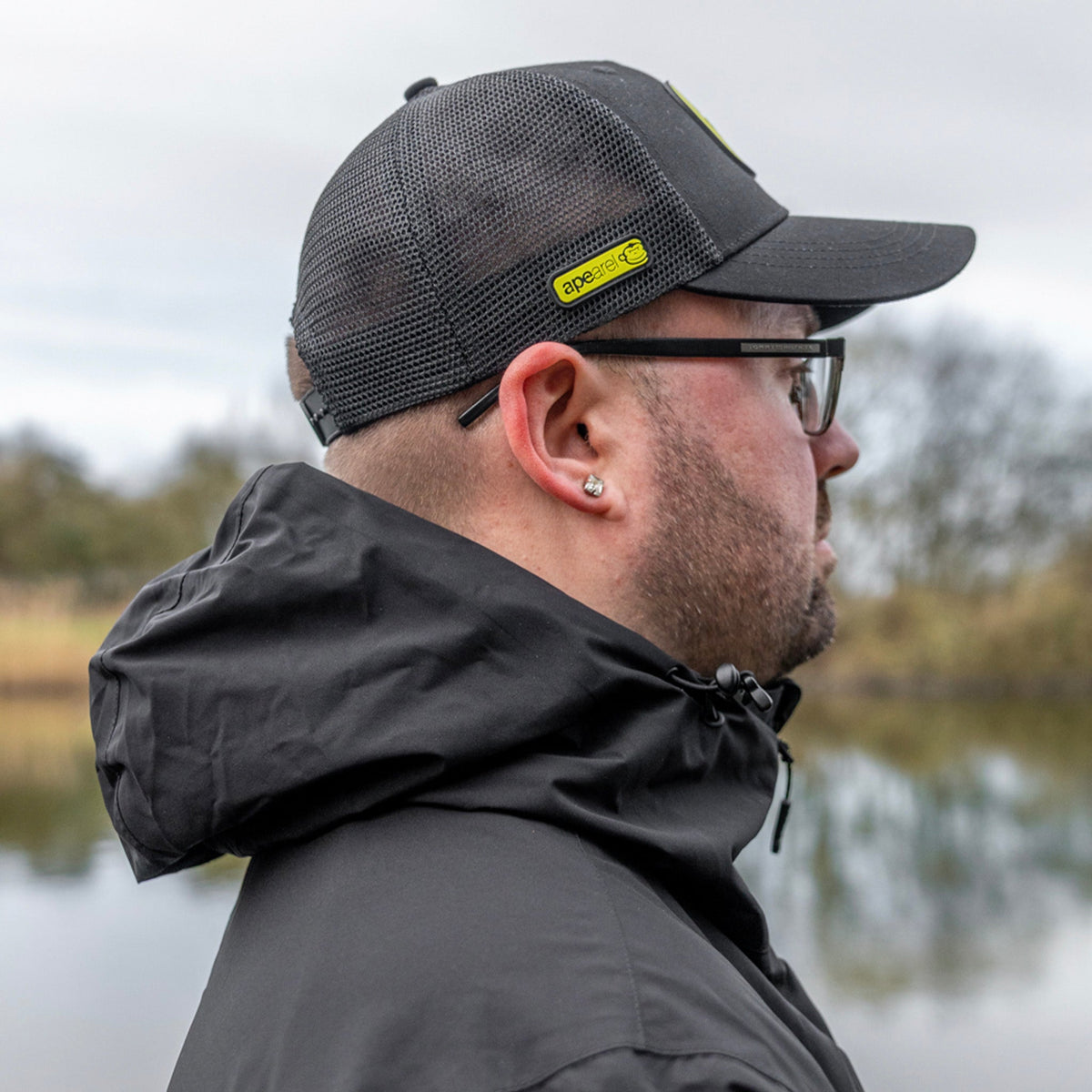 Apearel Lightweight Classic Hydrophobic Jacket