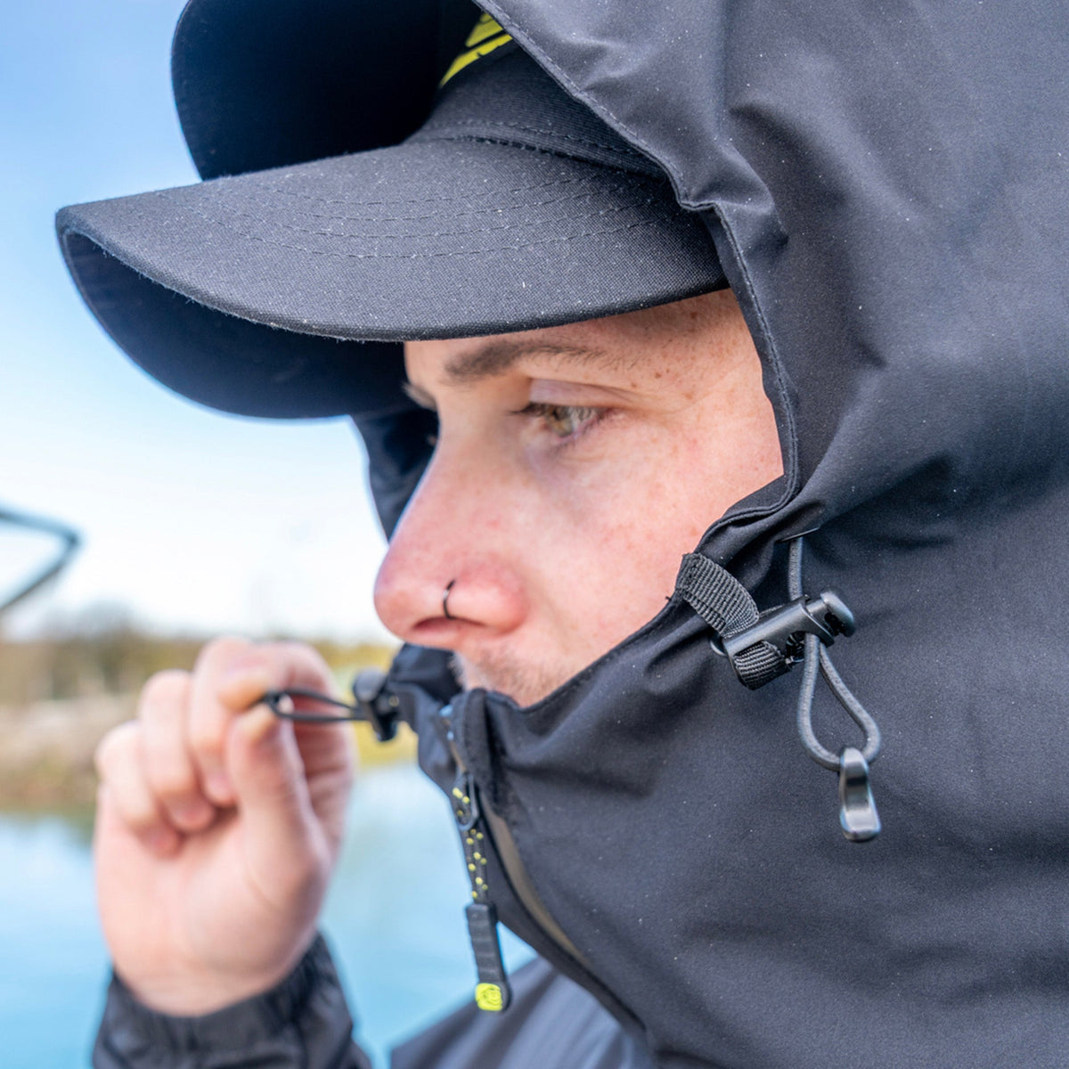 Apearel Lightweight Classic Hydrophobic Jacket