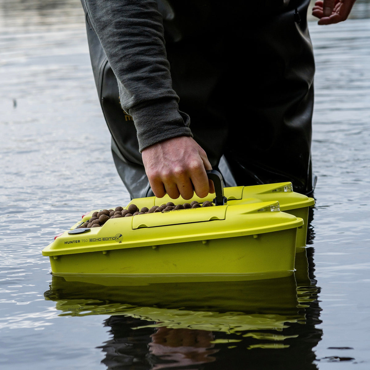 Hunter 750 Bait Boat